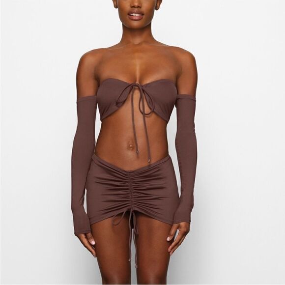 NWT SKIMS SIGNATURE SWIM RUCHED MINI SKIRT COCOA XS - Picture 3 of 6